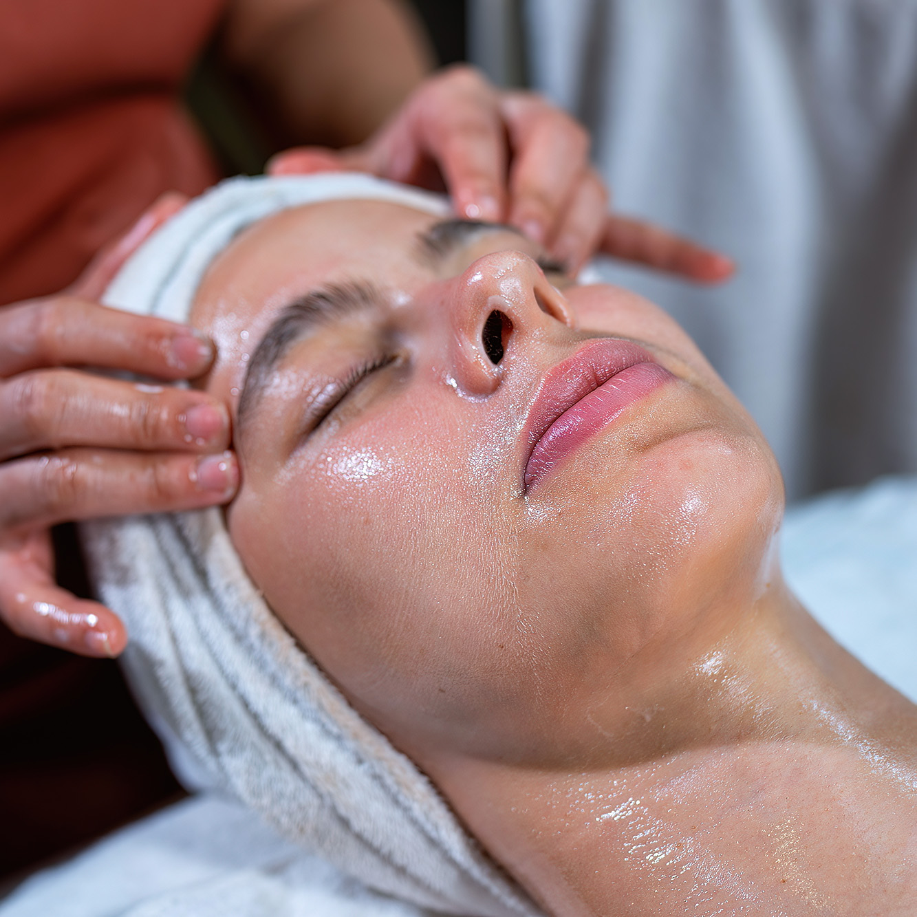 Hidratación facial profunda en Ana Hata Belleza