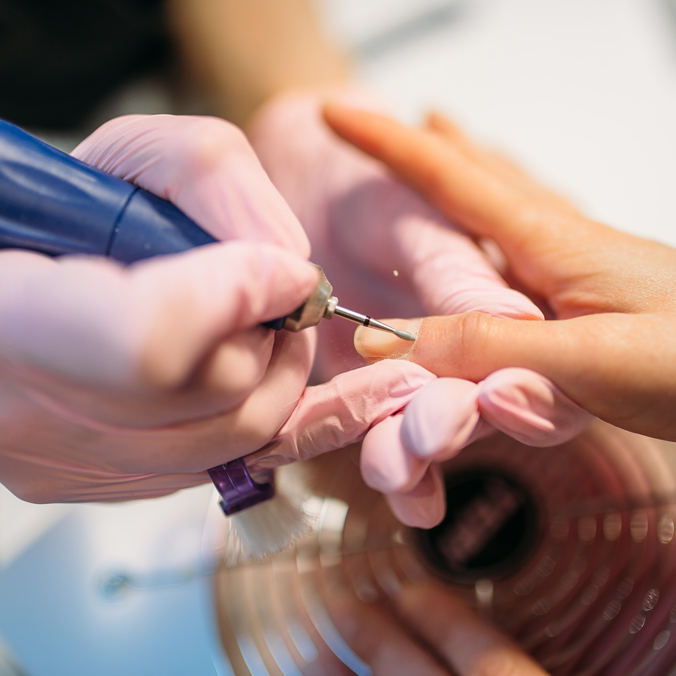 Manicura en Ana Hata Belleza en Sopelana