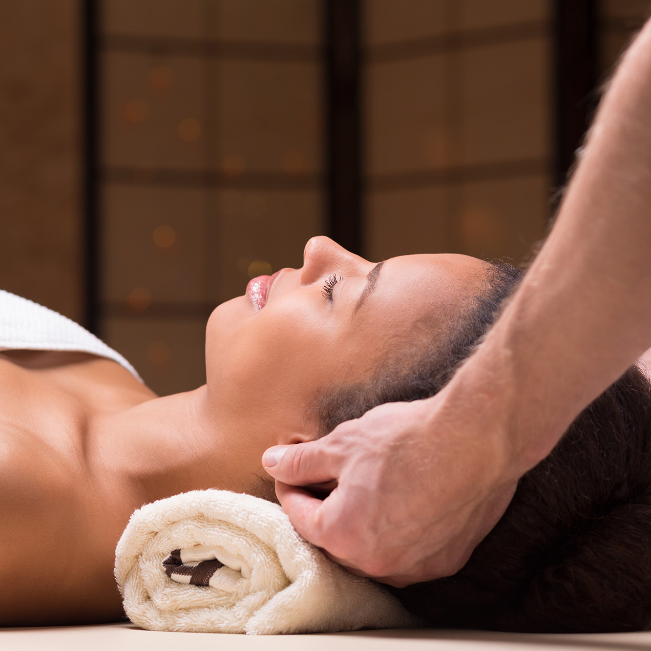 Masajes Relajantes, Masaje corporal completo en Ana hata Belleza