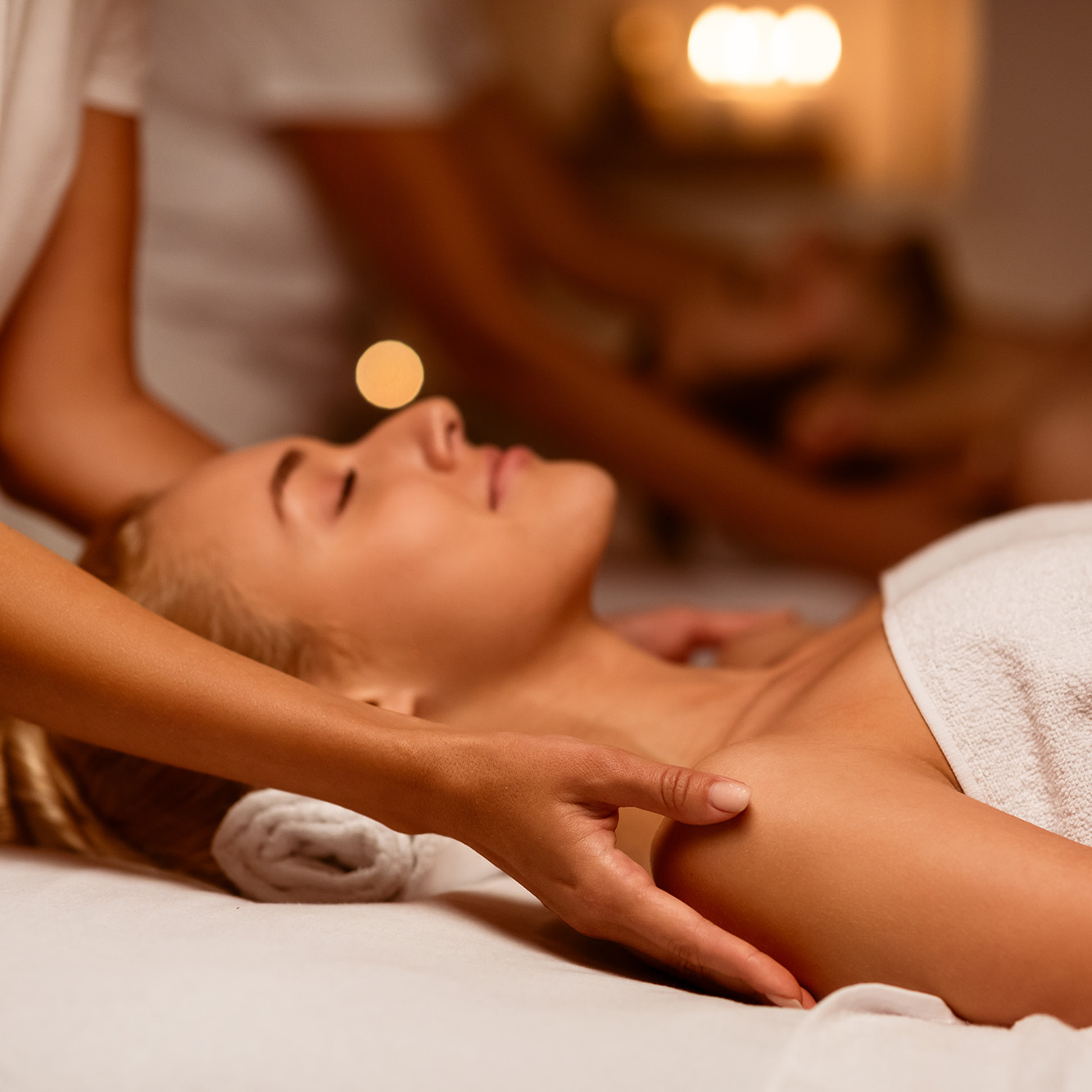 Masajes Relajantes, Masaje corporal completo en ANAHATA Belleza